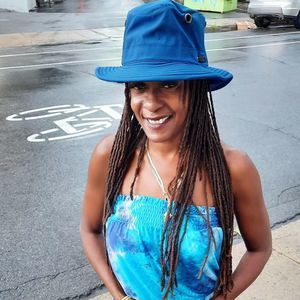 Meet your Posher, Andrea